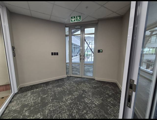 269M² OFFICE TO LET IN SANDTON CENTRAL